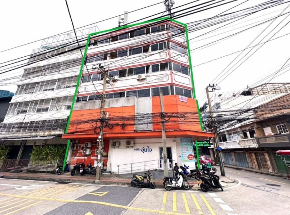 For SaleHotel&Apartment BusinessSathorn, Narathiwat : Apartment Soi Chan 43, rooftop with telephone antenna for rent, with tenants, suitable for investors.