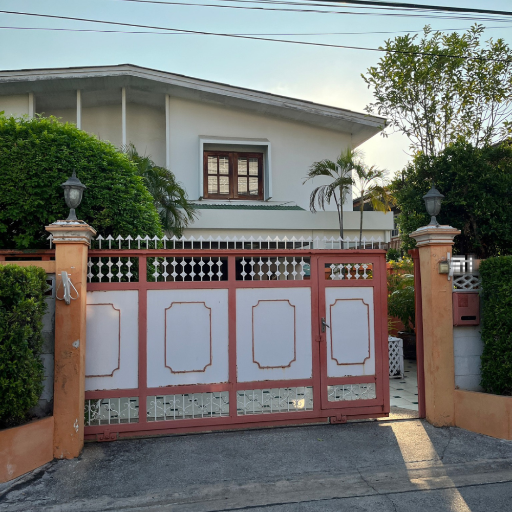 ขายบ้านอ่อนนุช อุดมสุข : LTH10201 – House FOR SALE in sukhumvit 101/1 size 91 Sq. w. 3 beds 3 baths BTS Punnawithi Price ONLY 15 MB