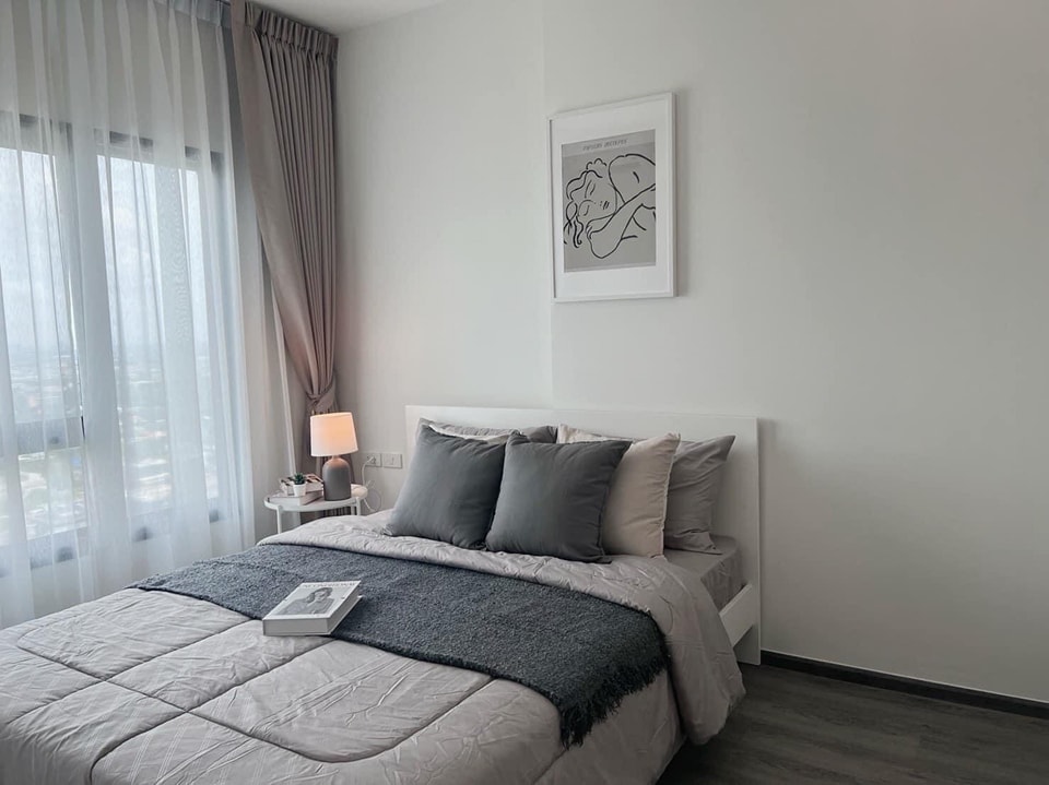 For RentCondoPattanakan, Srinakarin : RPT217 Rich Park Triple Station, 37th floor, city view, 28 sq m, 1 bedroom, 1 bathroom, 14,000 baht.  064-878-5283