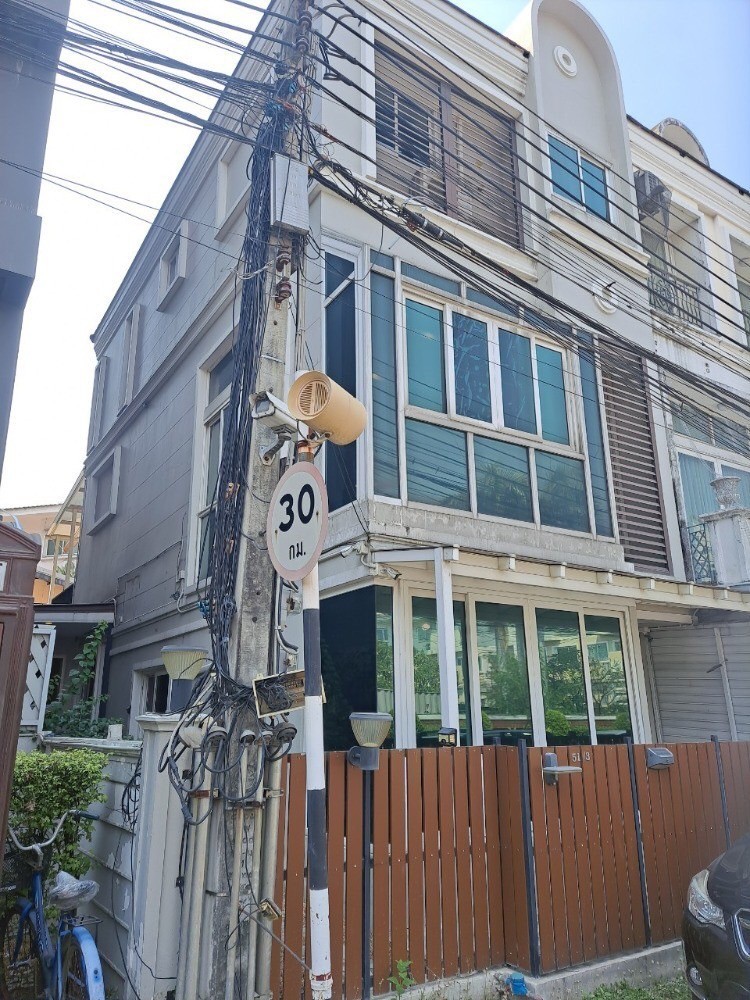 ขายทาวน์โฮมนวมินทร์ รามอินทรา : S-NEOCC101 ขาย นีโอ คลาสสิคโฮม รามอินทรา 3ชั้น ทิศใต้ พื้นที่ 35.51ตร.ว. พื้นที่ใช้สอย 280ตร.ม. 4นอน 5น้ำ 7.9 ล้าน 064-959-8900