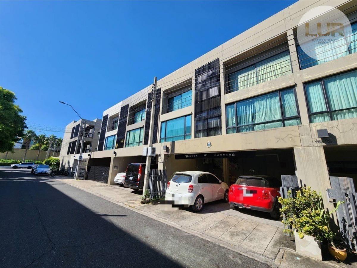 For SaleTownhomePattanakan, Srinakarin : Noble Cube 3 Storey Townhome ขายทาวน์โฮมโครงการ Noble Cube Pattanakarn (โนเบิล คิวบ์ พัฒนาการ)