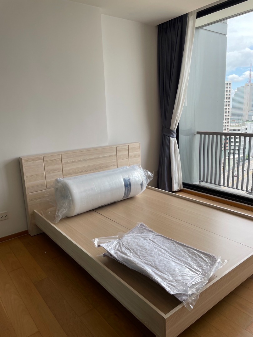Condo for sale: noble revo silom, next to BTS Surasak, new room, fully furnished, ready to live in. and has never been occupied, selling for 5,290,000 million baht Loading...