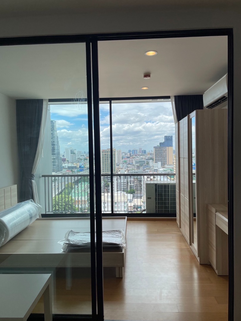 Condo for sale: noble revo silom, next to BTS Surasak, new room, fully furnished, ready to live in. and has never been occupied, selling for 5,290,000 million baht Loading...