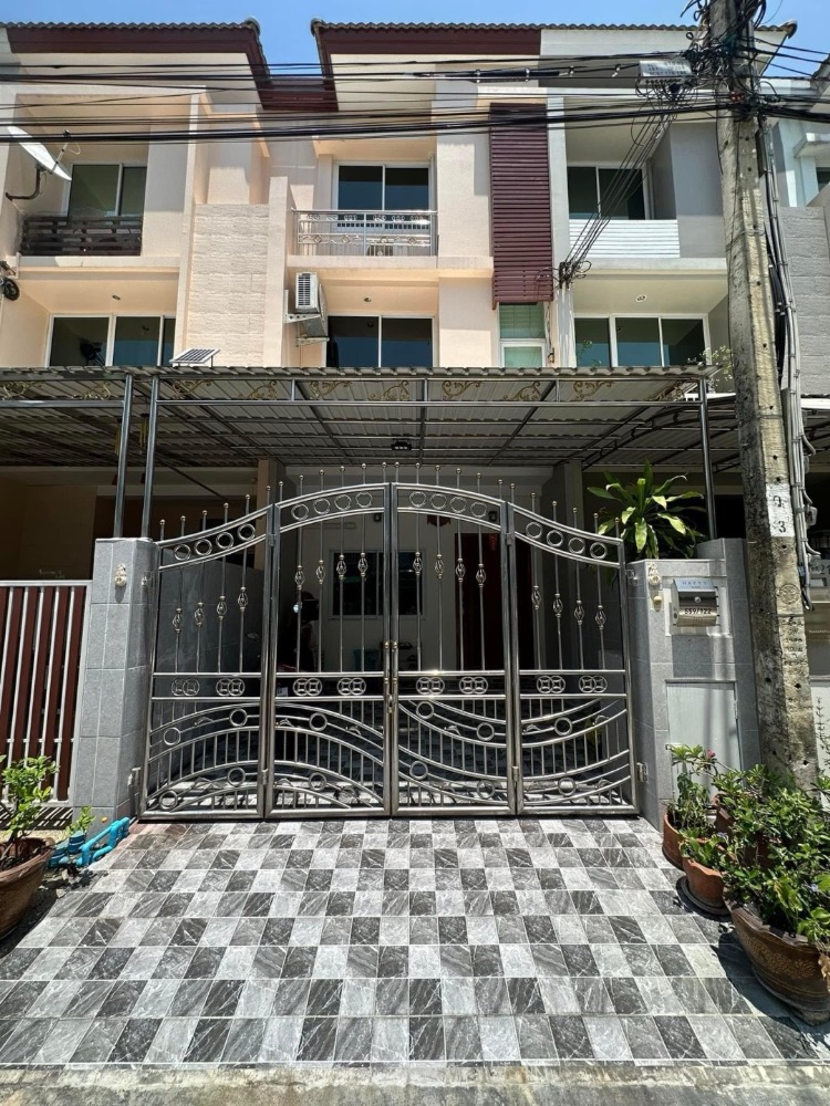 For SaleTownhomeSathorn, Narathiwat : Urgent sale💥💥 3-story townhouse, Thanapat House Village. Sathorn-Narathiwat Ready to move in >> Call 0944788263