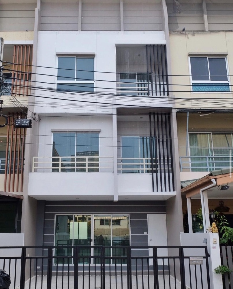 ให้เช่าทาวน์โฮมพระราม 5 ราชพฤกษ์ บางกรวย : ปล่อยเช่า  หมู่บ้าน TEMPO TOWN รัตนาธิเบศร์-ไทรม้า   บ้านทาวน์โฮม 3 ชั้น แบบบ้านสวยสไตล์โมเดิร์นคลาสสิค