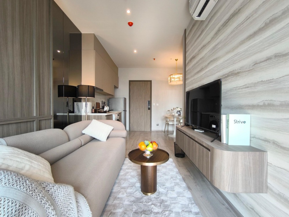 ให้เช่าคอนโดสุขุมวิท อโศก ทองหล่อ : Rhythm Ekkamai estate , 1 Bed 1 Bath , Rental  33,000 Baht