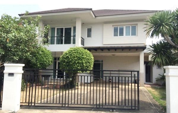 ให้เช่าบ้านแจ้งวัฒนะ เมืองทอง : ให้เช่า บ้านเดี่ยวสองชั้น  บางกอก บูเลอวาร์ด แจ้งวัฒนะ (ถนนเลี่ยงเมือง ปากเกร็ด)  พร้อมอยู่ ตรงข้ามบ้านเป็นสวน มีความเป็นส่วนตัว