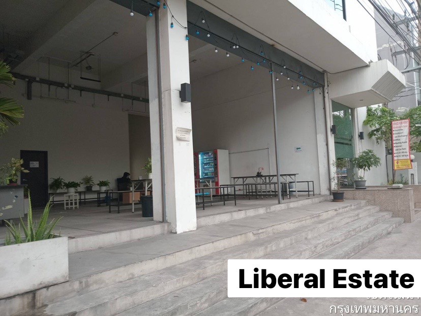 For RentShop HouseOnnut, Udomsuk : LTH10288 – Commercial FOR RENT in Phrakanong size 70 Sq.m. Near BTS Phrakanong Station ONLY 52K/Month