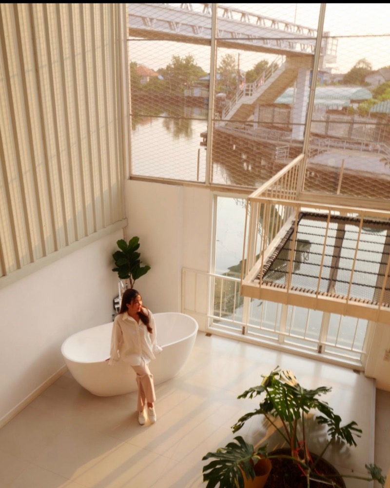 ให้เช่าโฮมออฟฟิศอ่อนนุช อุดมสุข : *ด่วน* ปล่อยเช่า PRIVATE VILLAS CANAL HOUSE SUKHUMVIT พท. 182 SQM. (DOUBLE VOLUMN) สนใจแอตไลน์ครับ@841qqlnr