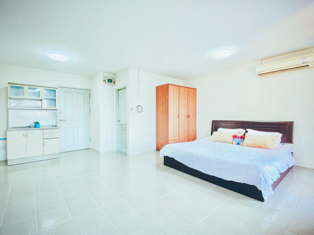 For RentCondoBangna, Bearing, Lasalle : [ For rent ] 5,500 baht/month  cheap price, 37 sq m., 3 floors. The Parkland Bangna Km. 5.