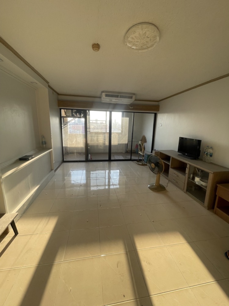 ขายคอนโดรัชดา ห้วยขวาง : ขายห้องสตูดิโอ 40 ตรม. คอนโดโครงการ Srivara 1 (S4254)