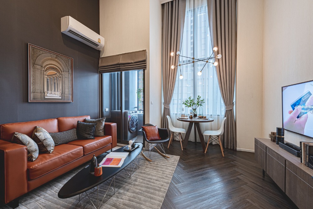 𝐏𝐫𝐢𝐯𝐢𝐥𝐞𝐠𝐞 𝐋𝐢𝐟𝐞 𝐢𝐧 𝐁𝐫𝐚𝐧𝐝𝐞𝐝 𝐑𝐞𝐬𝐢𝐝𝐞𝐧𝐜𝐞 by 𝗦𝗜𝗔𝗠𝗘𝗦𝗘 𝗦𝗨𝗞𝗛𝗨𝗠𝗩𝗜𝗧 𝟰𝟴 Loading...