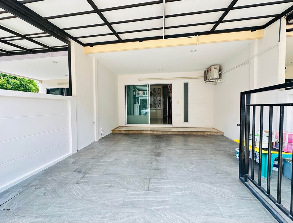 For RentTownhomeRama5, Ratchapruek, Bangkruai : House for rent, 3-storey townhouse, 3 bedrooms, 3 bathrooms, Vista Park, Sathorn-Pinklao, with some furniture, next to The Walk Rama 5