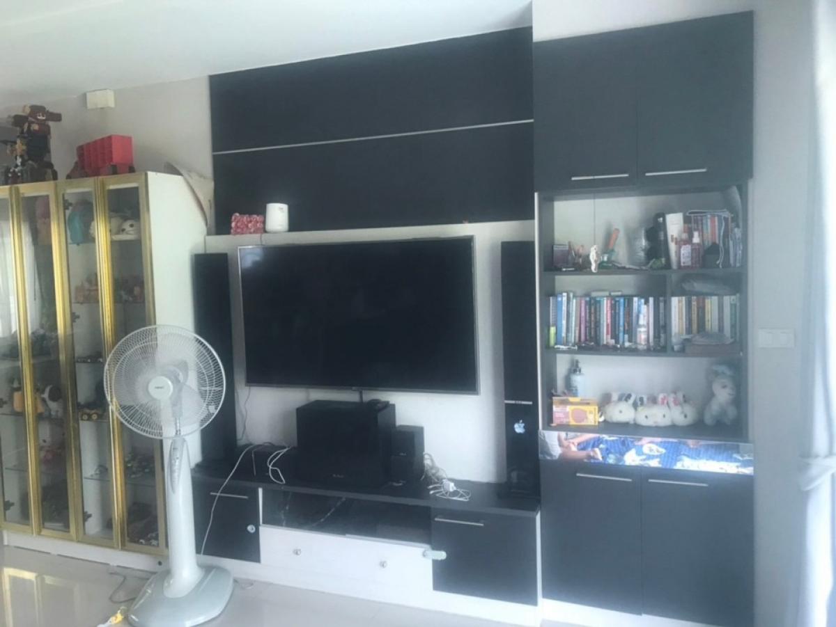 Beautiful house, ready to move in, price cheaper than every house, Perfect Park Suvarnabhumi Phase 4. Loading...