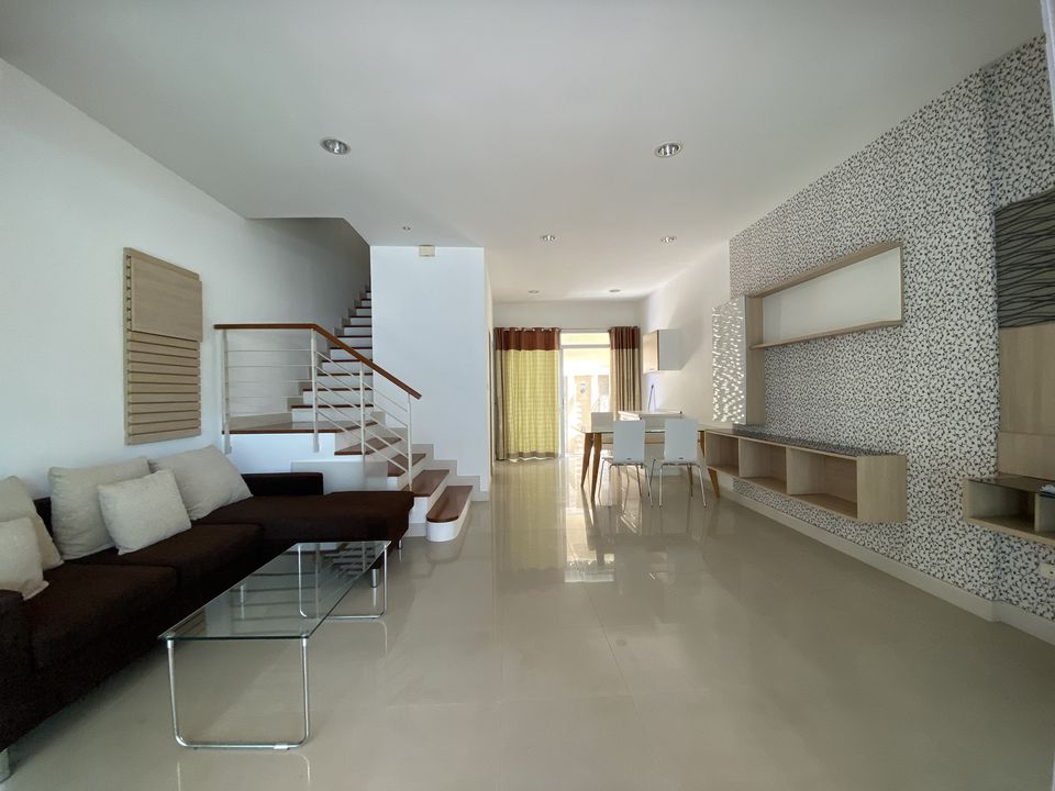 For RentTownhomeThaphra, Talat Phlu, Wutthakat : Baan Klang Muang Sathorn-Taksin 1 Urbanion