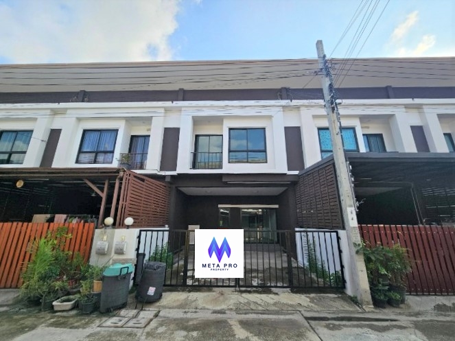 For SaleTownhomeSamut Prakan,Samrong : Townhome for sale Thanda Plus Wongwaen-Theparak, good atmosphere, convenient travel.