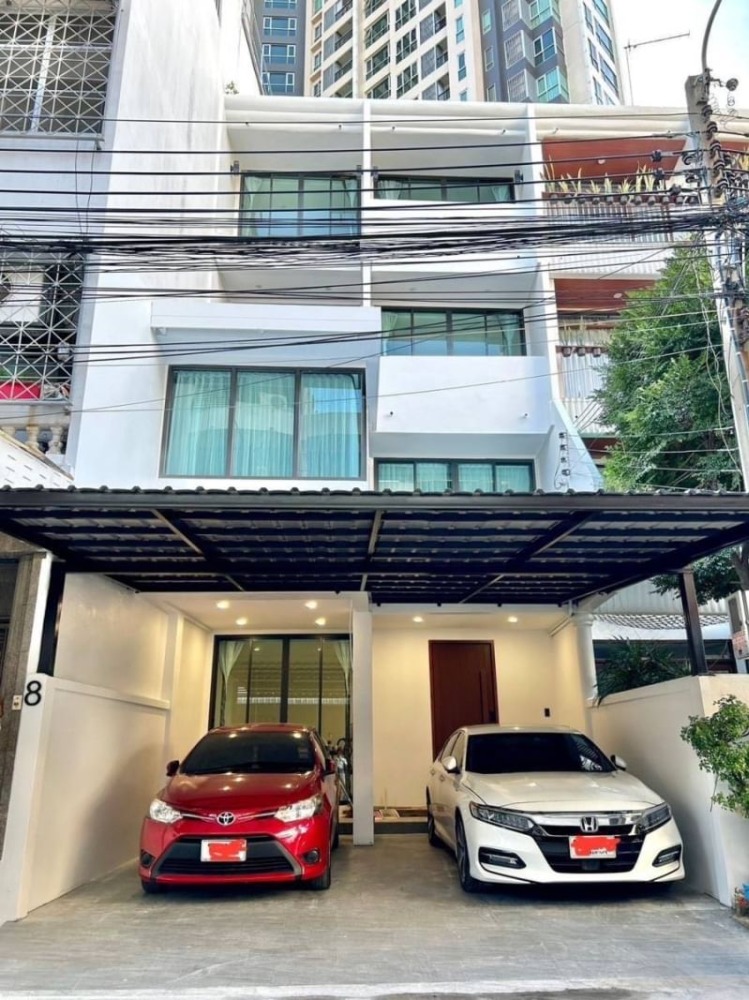ขายทาวน์โฮมสาทร นราธิวาส : 🚩ขาย🚩ทาวน์เฮ้าส์ ซอย สาทร 21 5 ห้องนอน ใกล้ BTS สะพานตากสิน