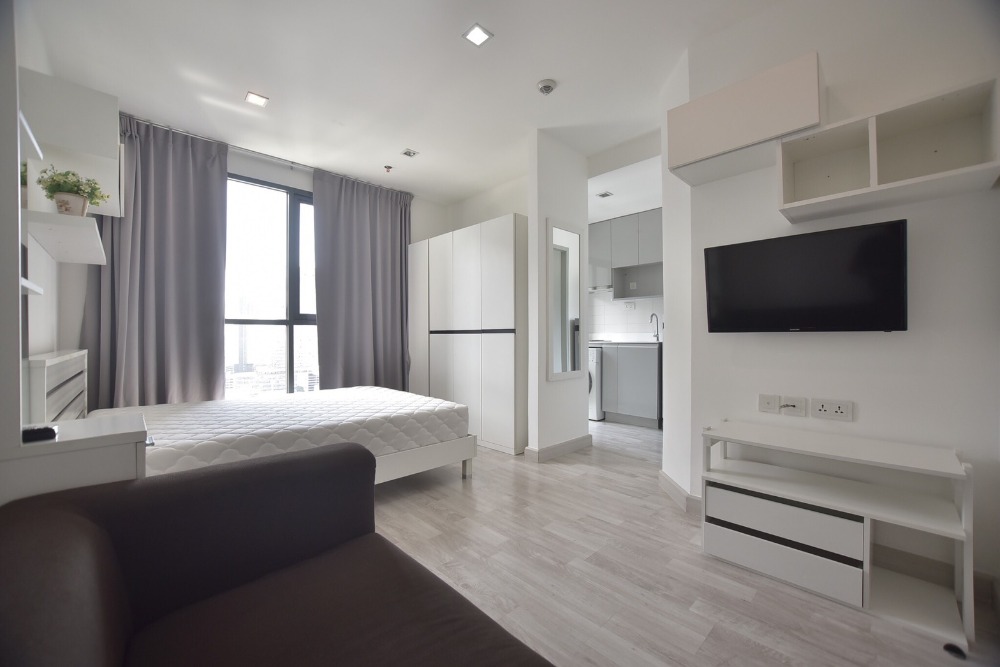 ขายคอนโดพระราม 9 เพชรบุรีตัดใหม่ RCA : ขาย  Studio 22 ตร.ม  ชั้นสูง วิวสวย ราคาต่อรองได้