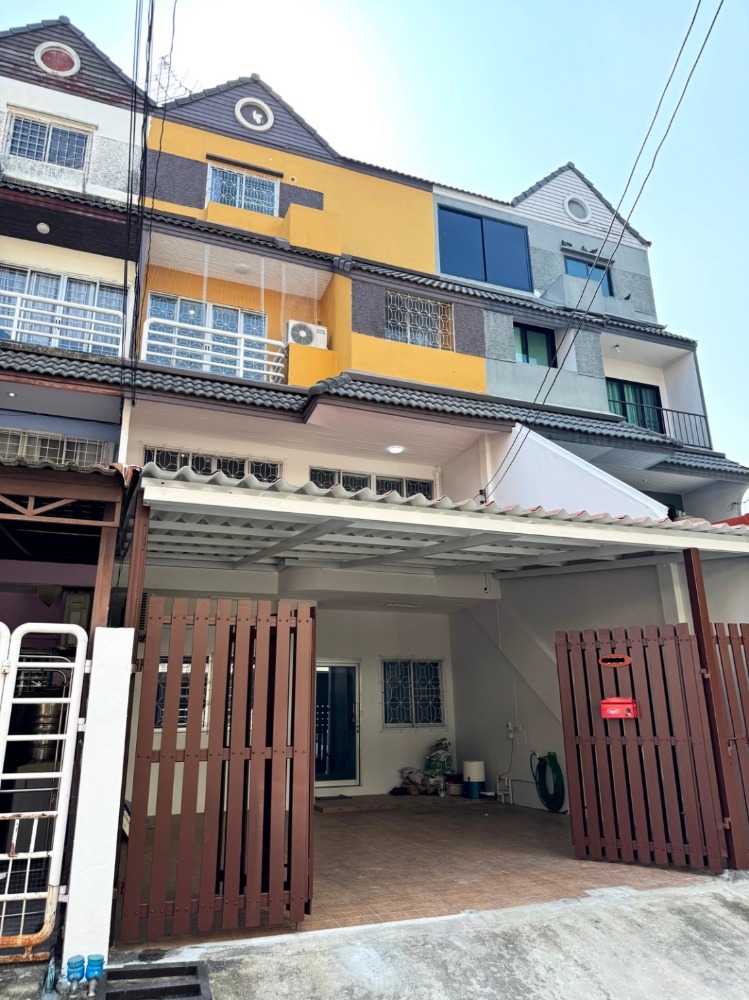 For SaleTownhomePattanakan, Srinakarin : SK05127 Urgent sale!!! 4-story townhouse, usable area over 300 sq m., Warathorn Ville Village, Phatthanakan 44, ready to move in.