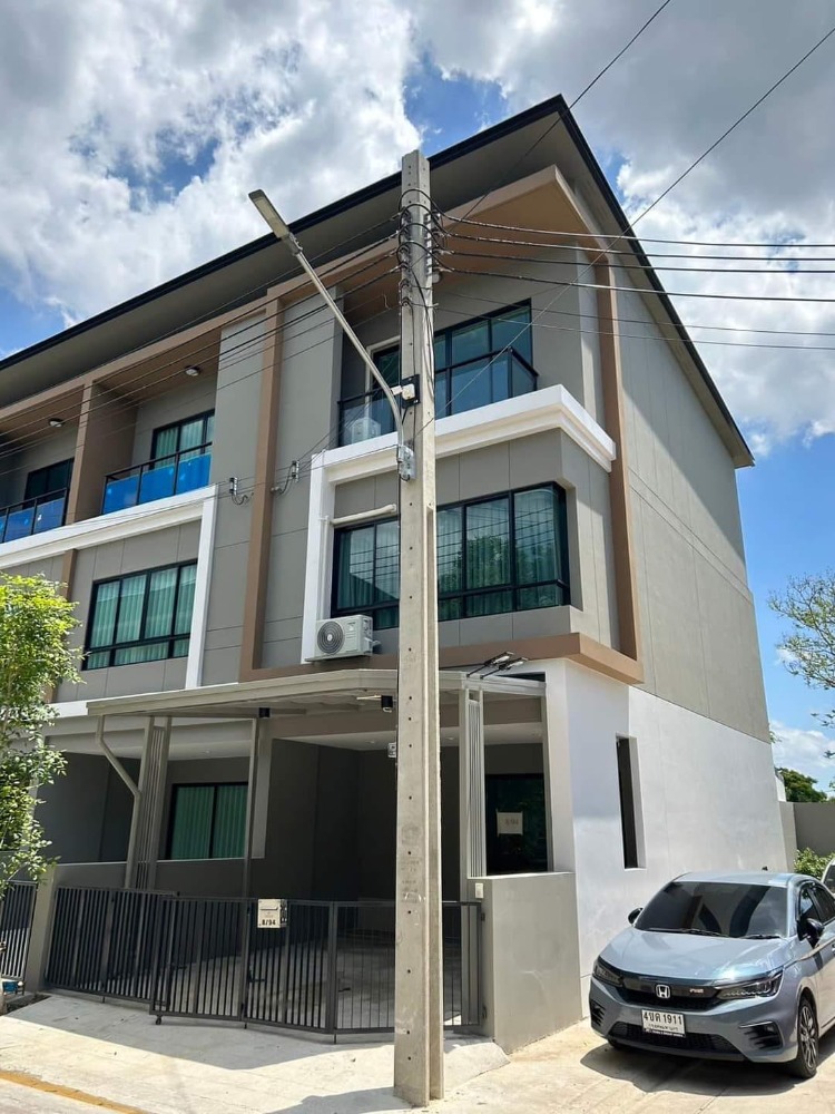 For RentTownhomeNawamin, Ramindra : For Rent: 3-Storey Townhome (New) at Premium Place Phahonyothin-Ramintra Rent Price: 49,000 THB/month