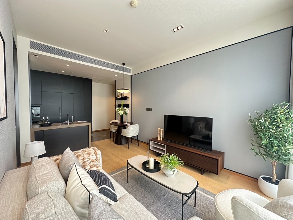 For RentCondoWitthayu, Chidlom, Langsuan, Ploenchit : For rent 1 bedroom - at Chidlom rd. 250M. To BTS Station