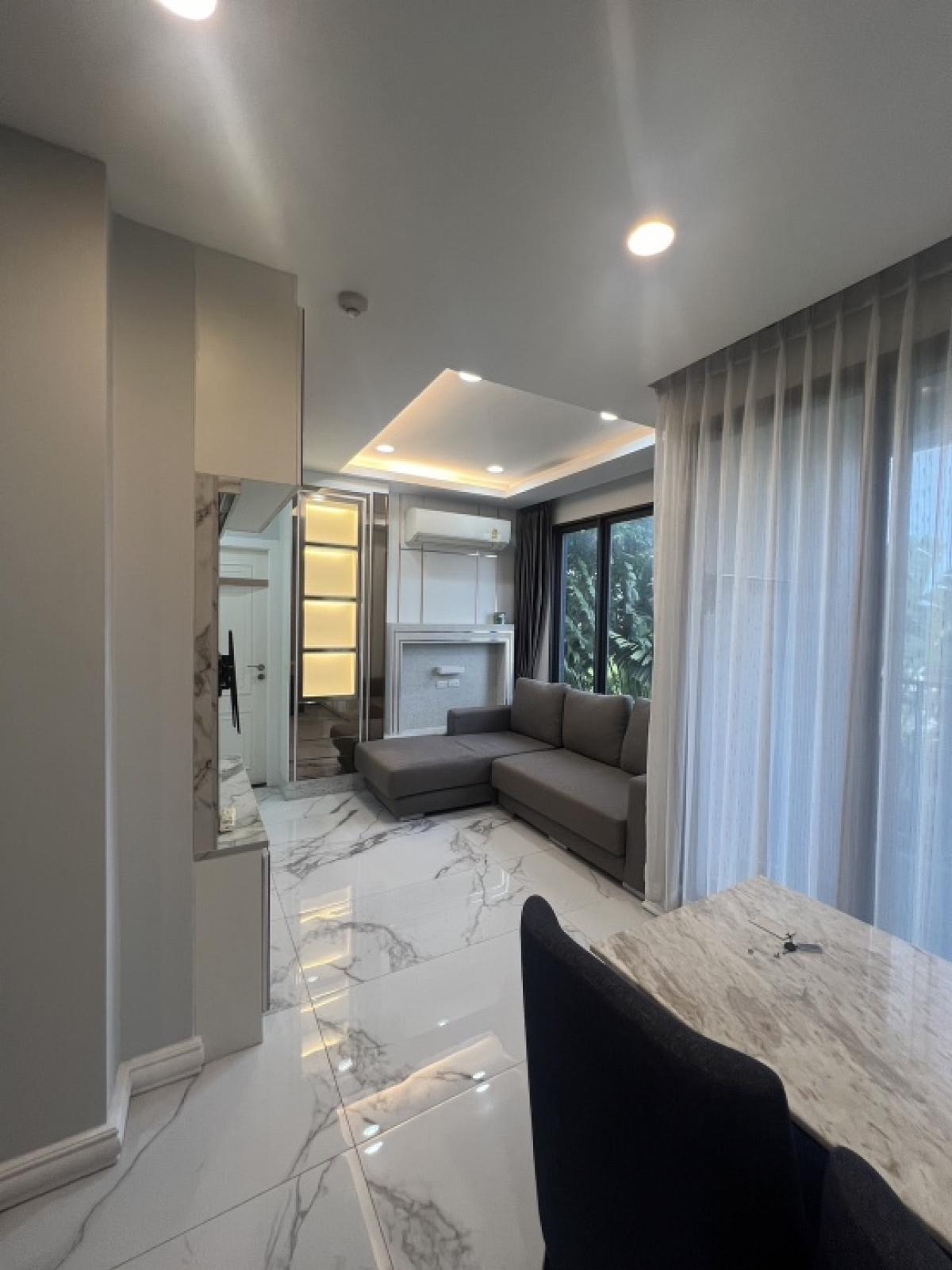 ขายคอนโดเกษตร นวมินทร์ ลาดปลาเค้า : 🎈 ขายคอนโด :  Totnes Condo โททเนสคอนโด เกษตรนวมินทร์🎈ชั้น 4 ตึก 🎈ขนาด 57ตารางเมตร🎈2 ห้องนอน 2 ห้องน้ำ 2 ระเบียง🎈เครื่องใช้ไฟฟ้า •ทุกอย่างได้ตามรูปเลยค่ะ🎈- ราคาขาย***ราคา 5,490,000บาท***ค่าจดจำนองผู้ซื้อออกเองค่ะ ค่าโอน 50:50 (คนละครึ่ง)