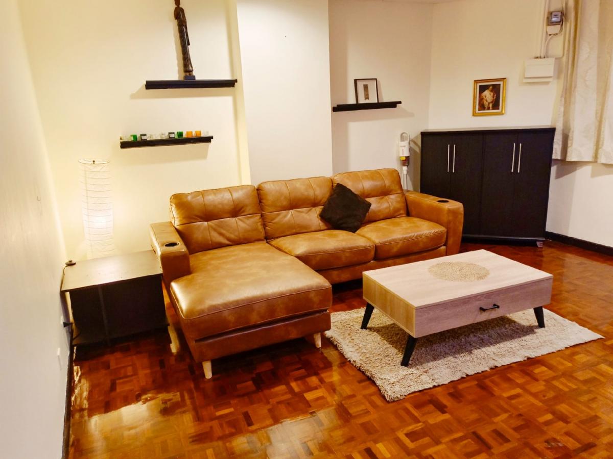 ให้เช่าคอนโดสีลม ศาลาแดง บางรัก : Silom Condo - pet friendly (Saladaeng2)