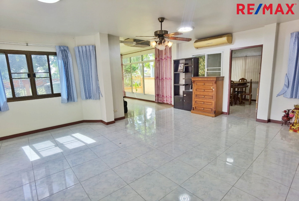 ขาย/เช่า บ้านเดี่ยวซอยกันตนา บางใหญ่  81 ตร.วา ณัฐชา กรีนวิลล์ หลังมุม ต้นโครงการ รีโนเวทแล้ว Loading...