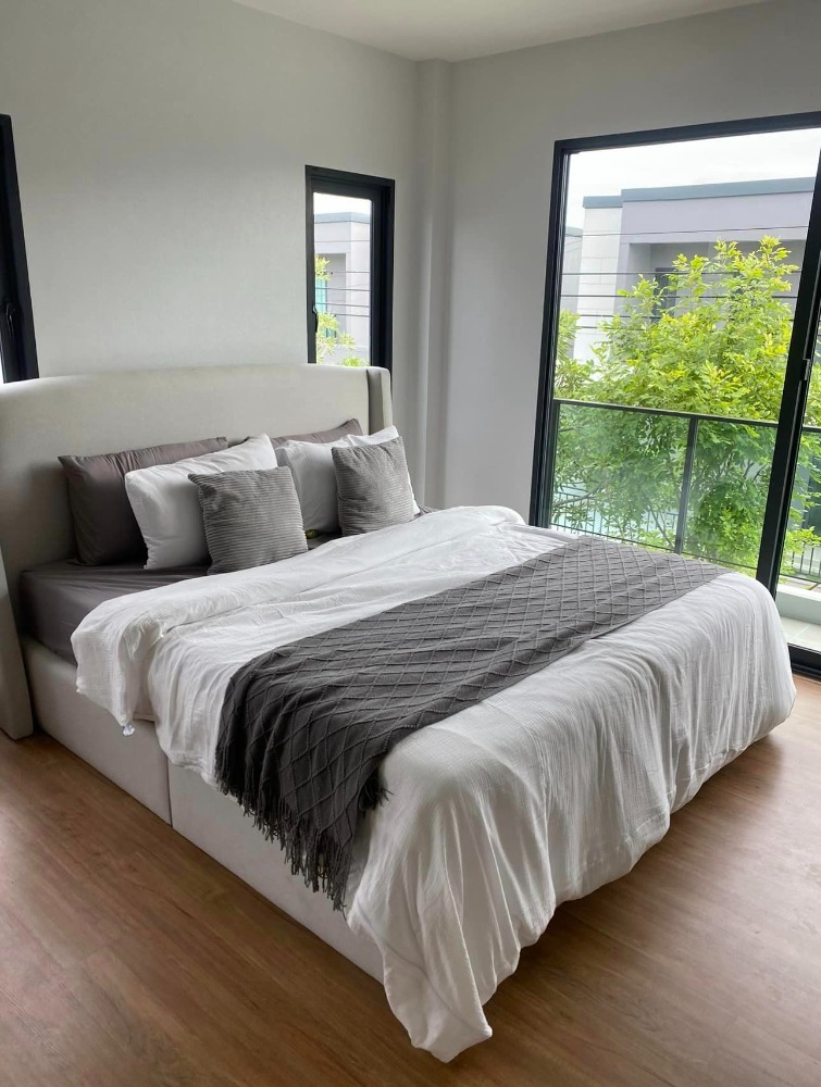 For RentHouseBangna, Bearing, Lasalle : 🔴75,000฿🔴 𝐇𝐨𝐮𝐬𝐞 𝐂𝐞𝐧𝐭𝐫𝐨 𝐁𝐚𝐧𝐠𝐧𝐚 | บ้านเดี่ยว เซนโทร บางนา  🏠 บ้านสวย ทำเลดี ใกล้ห้างสรรพสินค้า ยินดีบริการ🙏สนใจทัก 𝙇𝙄𝙉𝙀 มานะคะ (ตอบไวมาก)​📱 : รหัสทรัพย์​ 677-1404 📱 : ไอดีไลน์ : @bbcondo88