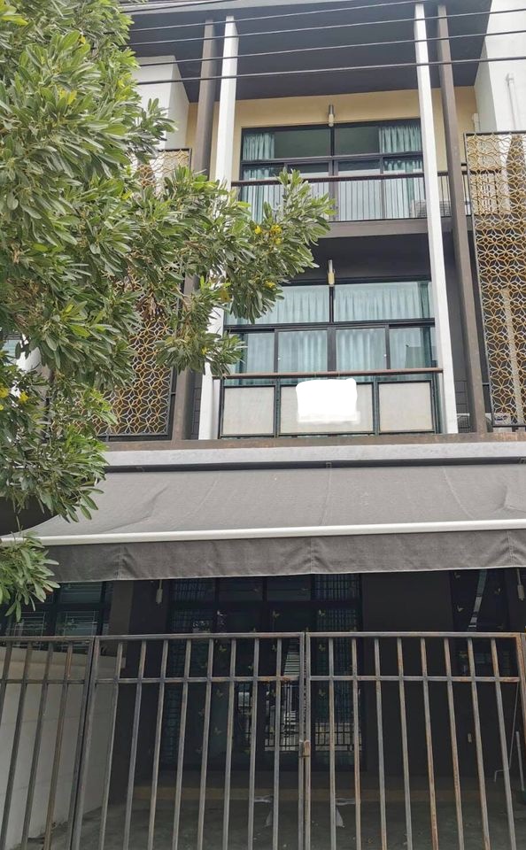 For RentTownhomeBang Sue, Wong Sawang, Tao Pun : Flora Wongsawang
