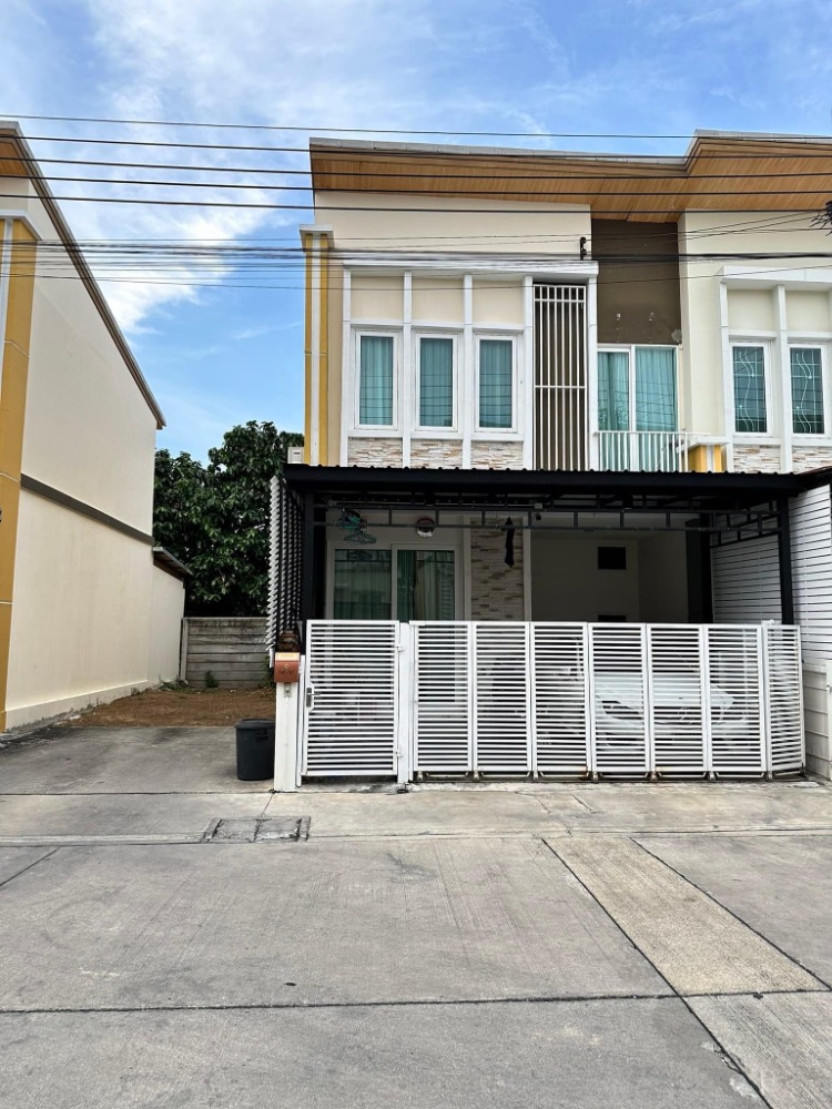 For SaleTownhomeRathburana, Suksawat : Golden Town Suksawat - Phutthabucha / 4 Bedrooms (SALE) DAO069