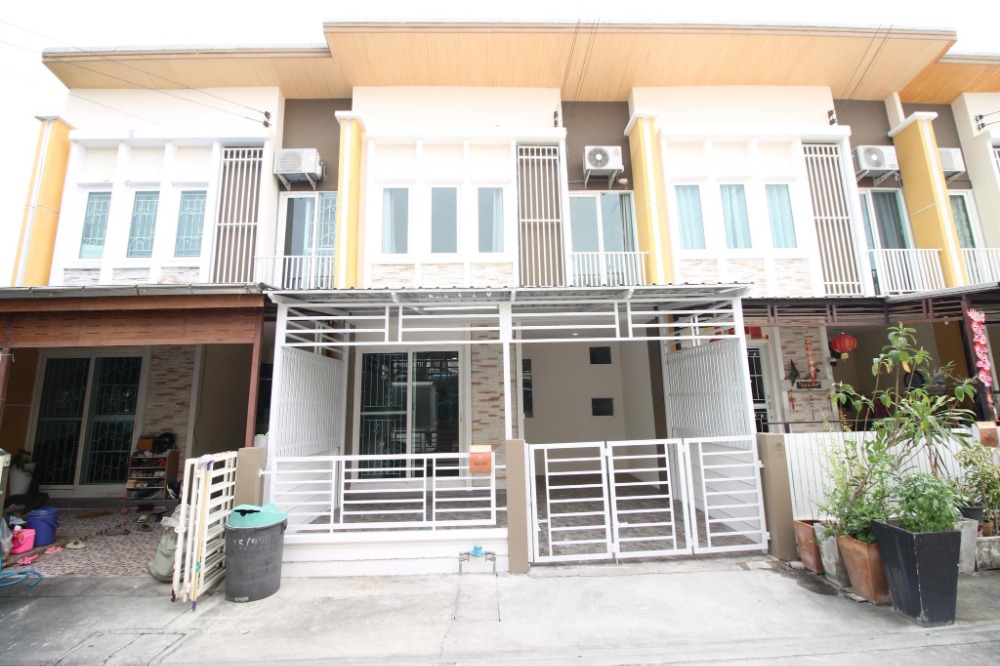 For SaleTownhomeRathburana, Suksawat : Golden Town Suksawat - Phutthabucha / 4 Bedrooms (SALE) DAO070