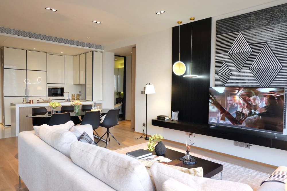 For RentCondoSukhumvit, Asoke, Thonglor : For rent, 2 bedrooms, 107 square meters, fully furnished, near BTS Thonglor.