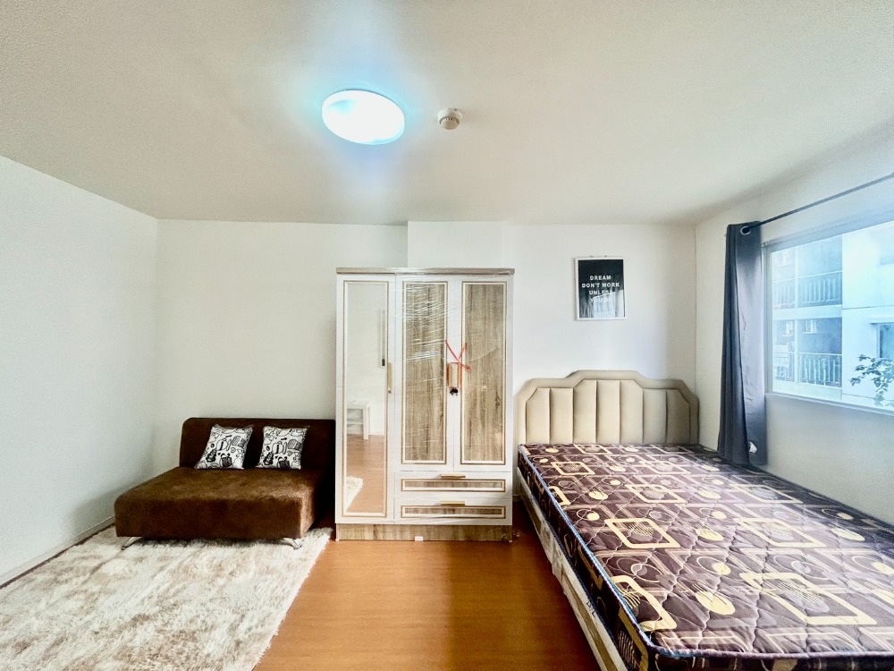 Lumpini Rangsit Khlong 1 📍 Studio, 2nd floor, Building C4 🛋 Size 21.5 sq m 💰 Rental price 5,500 baht (including common fees) Loading...