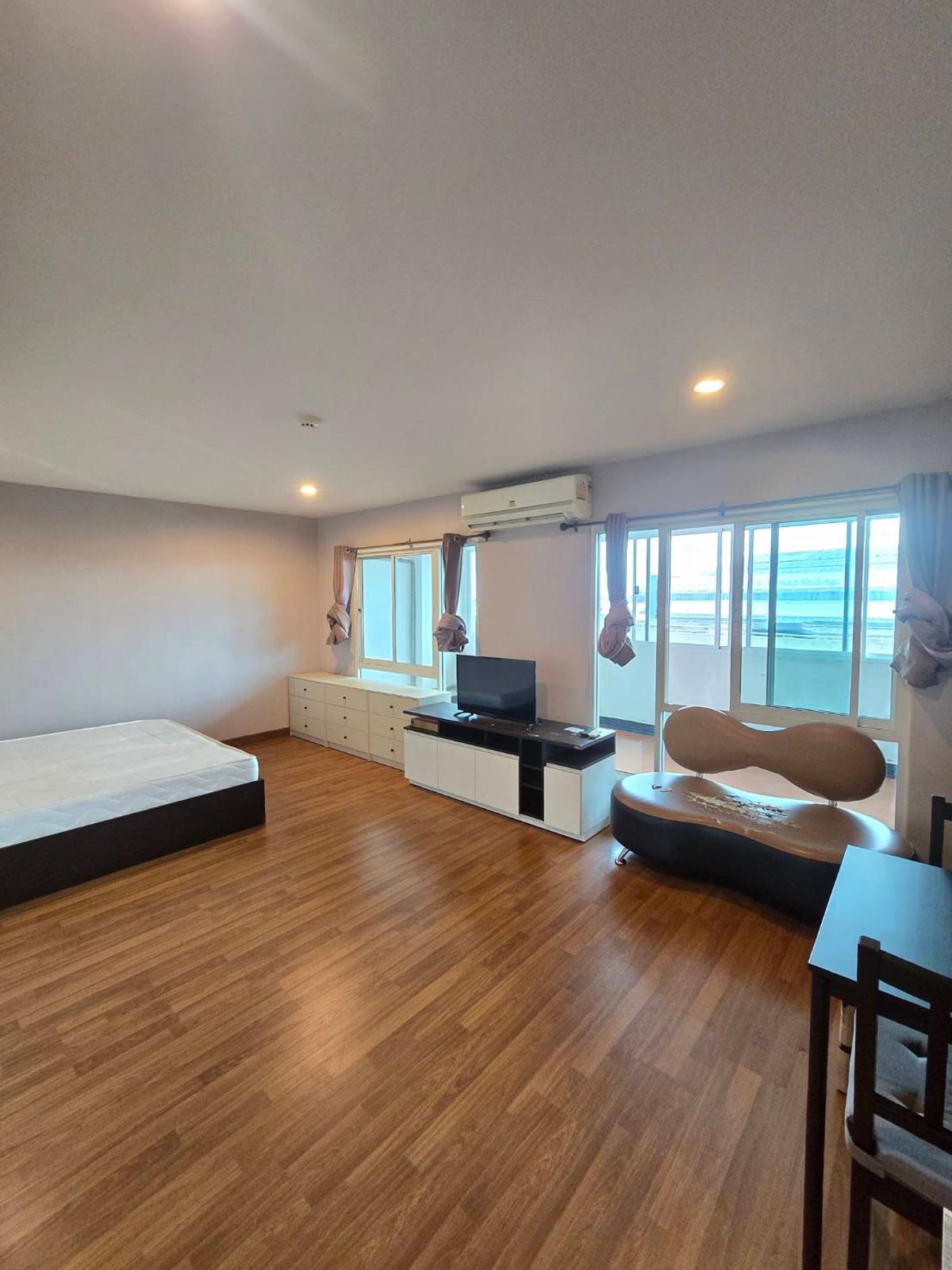 For RentCondoOnnut, Udomsuk : From BTS punnawithi about 900 meter