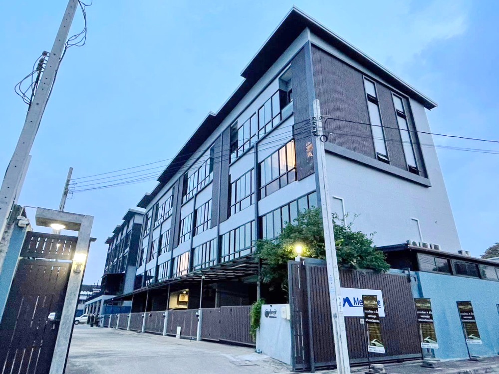 ให้เช่าทาวน์โฮมลาดพร้าว101 แฮปปี้แลนด์ : H0338😊 For RENT ให้เช่า โฮมออฟฟิต Home Office 4 ชั้น,🚪4 ห้องนอน🚄ใกล้ MRT ลาดพร้าว🏢ลาดพร้าว🔔พื้นที่บ้าน:22.00ตร.วา🔔พื้นที่ใช้สอย:220.00ตร.ม.💲เช่า:65,000฿📞O99-5919653,O65-9423251✅LineID:@sureresidence
