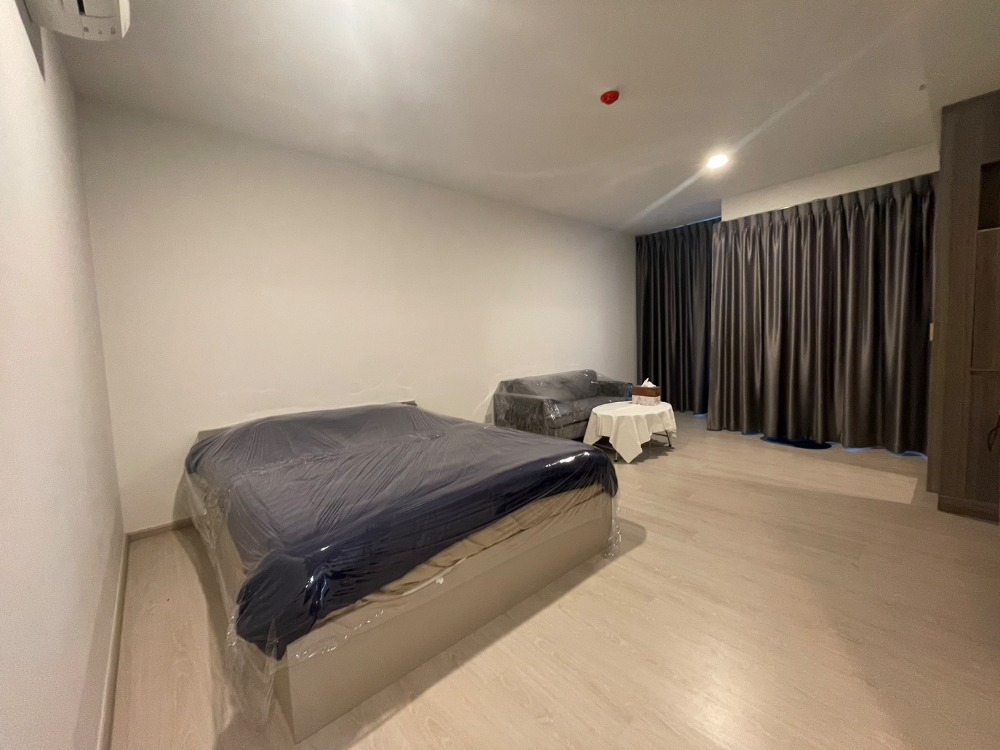 For SaleCondoVipawadee, Don Mueang, Lak Si : Condo for sale Knightsbridge Phahonyothin Interchange 32.35 sq m., 6th floor, Building A, south balcony, very new room, BTS view, near BTS Wat Phra Si Mahathat Bang Khen.