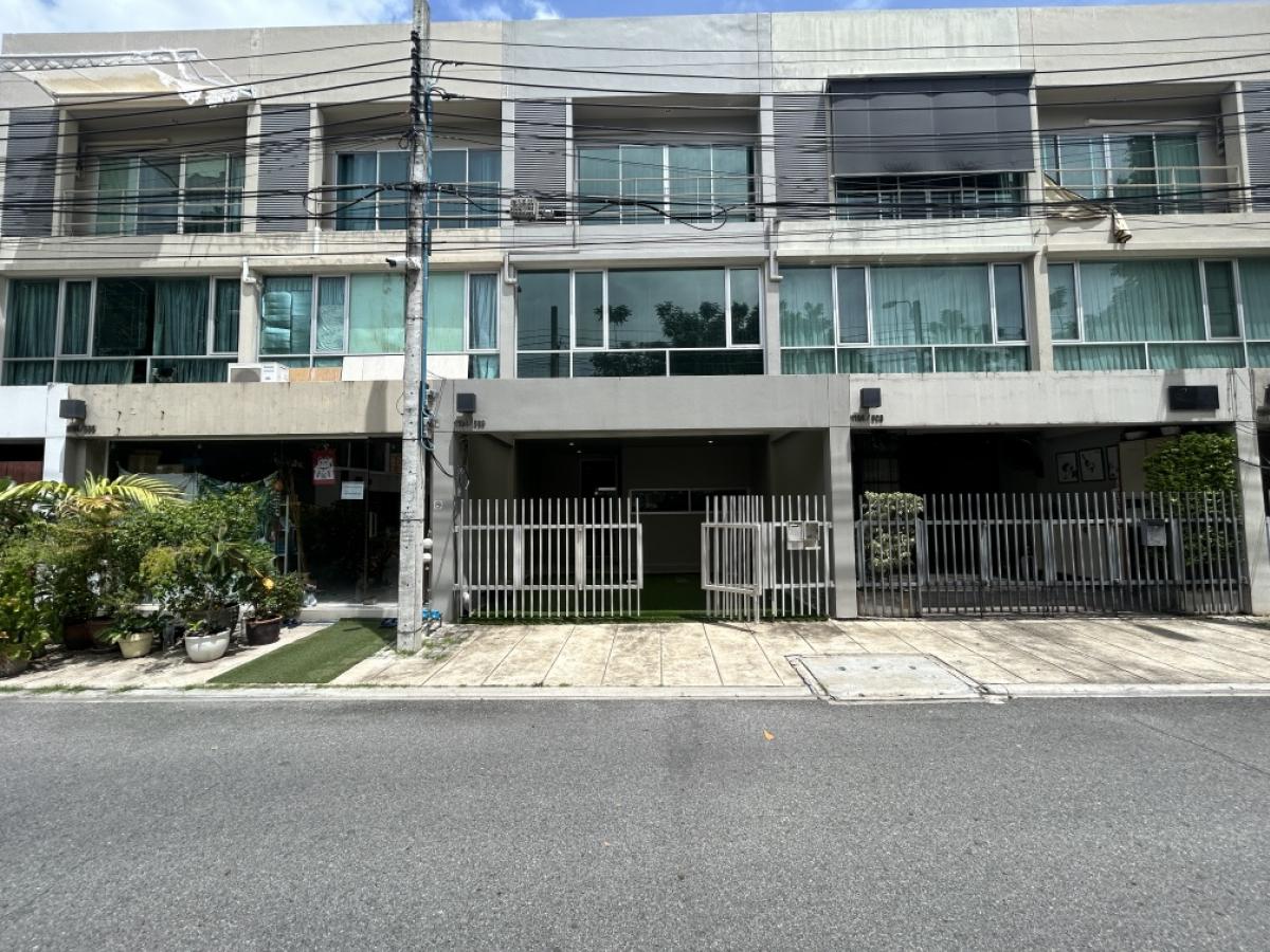 For RentTownhomePattanakan, Srinakarin : For rent: Noble Cube Village, Phatthanakan