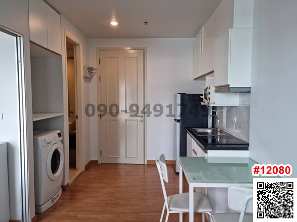 For RentCondoBang kae, Phetkasem : Condo for rent, The Parkland Phetkasem, swimming pool view, opposite The Mall Bang Khae, next to Lak Song MRT.