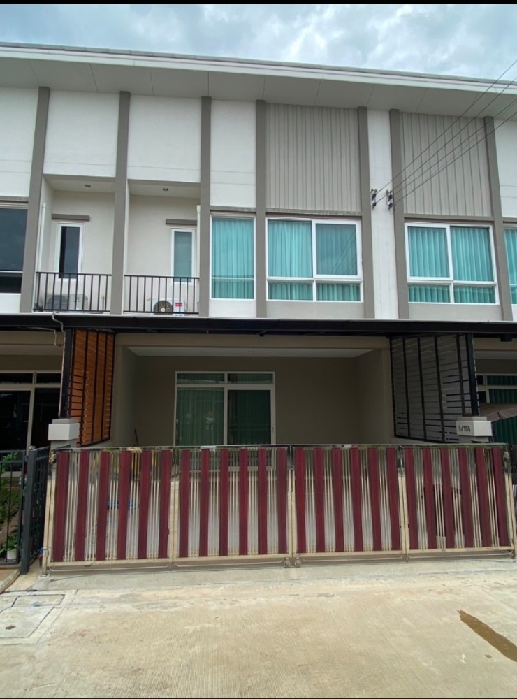 For RentTownhomeChaengwatana, Muangthong : 2-story townhome for rent, Cher Ngamwongwan - Prachachuen project, beautiful, behind the Ministry of Public Health, ready to move in.
