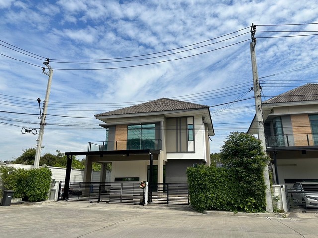 ขายบ้านแจ้งวัฒนะ เมืองทอง : ขายบ้านเดี่ยว 2 ชั้น ม.เอสเกต พรีเมี่ยม แจ้งวัฒนะ-ชัยพฤกษ์ หลังมุม ใกล้คลับเฮ้าส์