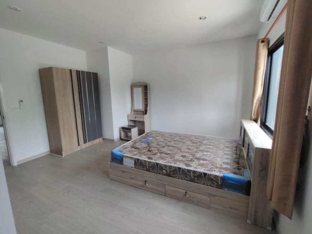 For RentTownhomePathum Thani,Rangsit, Thammasat : Townhome for rent, size 22 sq m, New York Village, Rangsit, Khlong Si.