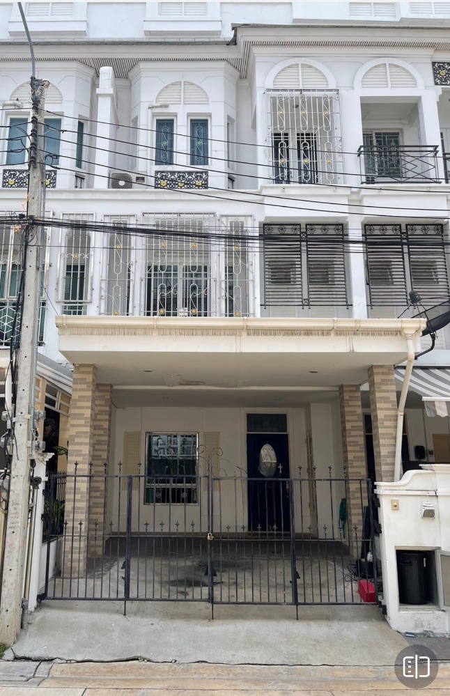 For SaleTownhomePinklao, Charansanitwong : Townhome for sale, Chuan Chuen Project, Charan Soi 3, near MRT Tha Phra.