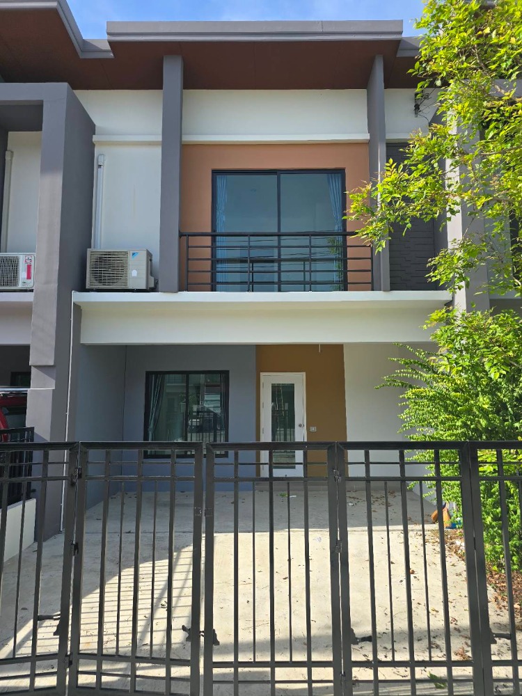 For RentTownhomeNonthaburi, Bang Yai, Bangbuathong : Townhome for rent Nature Trend University (Rattanathibet-Ratchaphruek)