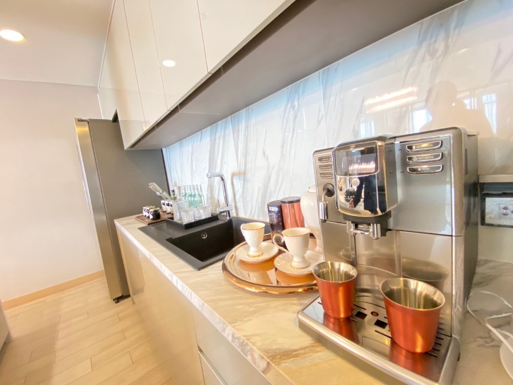 Siamese Exclusive Queens Loading...