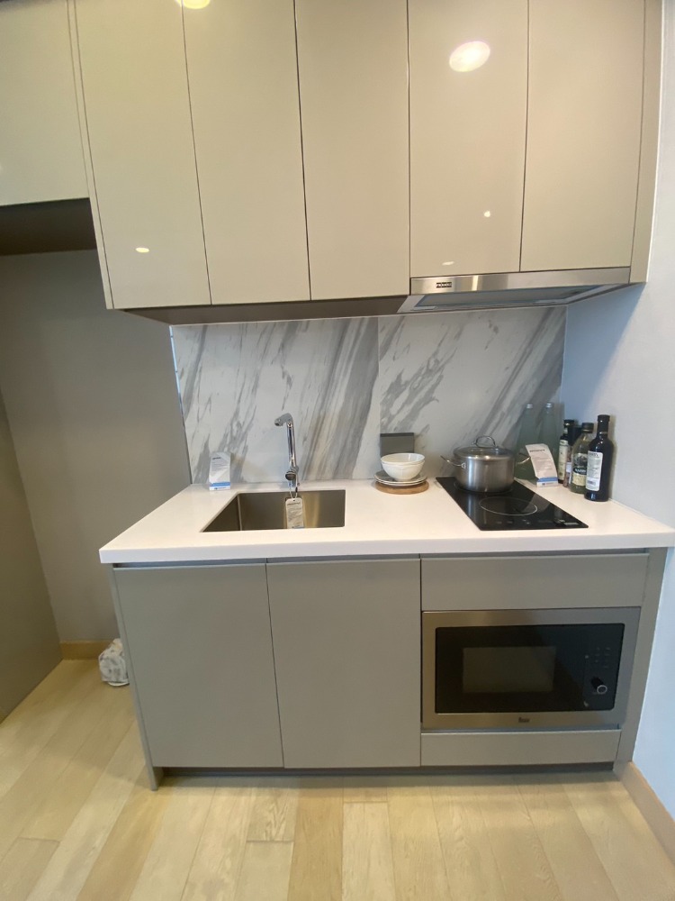 Siamese Exclusive Queens Loading...