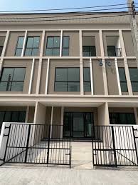 For RentTownhomePattanakan, Srinakarin : Townhouse “Patio Srinakarin-Rama 9“ Krung Thep Kritha Road, Hua Mak, Near Wellington College, B43,000