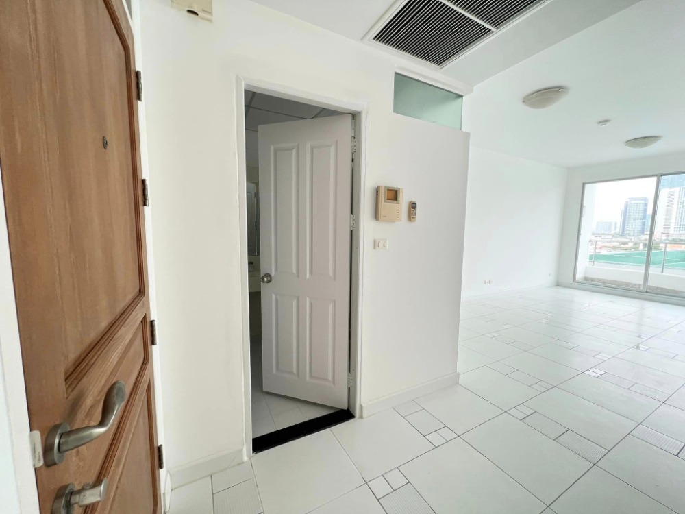 For SaleCondoWongwianyai, Charoennakor : BNC-3167 : Condo for sale Supalai River Place.
