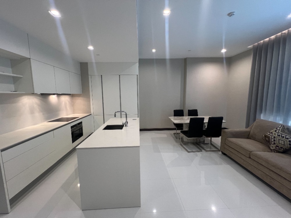 For RentCondoNana, North Nana,Sukhumvit13, Soi Nana : 🔥For Rent📍 Q1 Sukhumvit 2 Bed 2 Bath , 95,000 bath Call/Line : 0954597992