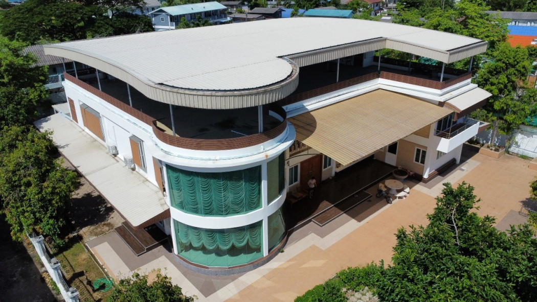ขาย โรงงาน ที่ดินพร้อมสิ่งปลูกสร้าง โรงงานประชาอุทิศ 2500 ตรม 7 ไร่ 37 ตรว Loading...